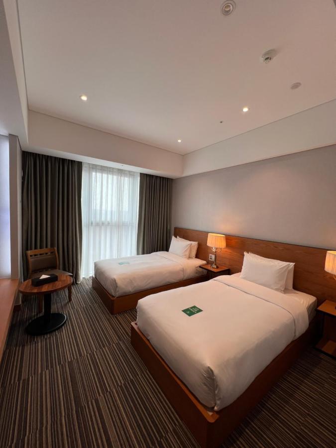 Hotel Tour Incheon Airport Hotel & Suites Экстерьер фото